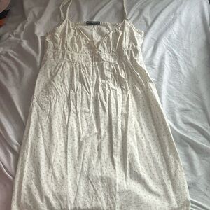 Its from brandy Melville barley worn dress with green and white one size